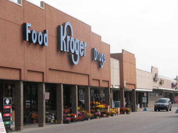 Court of Flags Shopping Center: 2887 Krafft Rd, Port Huron, MI 48060